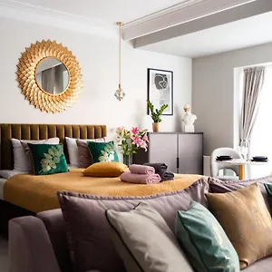 https://golden-prince-apartment-so-close-to-rynek-free-wroclaw.hotelswroclaw.com